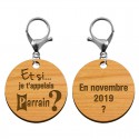 Deux faces recto et verso du porte-clé en bois Et si je t'appelais Parrain 45 mm avec mousqueton argenté
