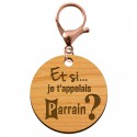 Porte-cléf personnalisé Et si je t'appelais Parrain rond en bois 45 mm avec un mousqueton de couleur rose métallique