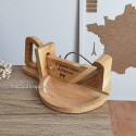 Guillotine à saucisson personnalisé prénom Arnaud avec plateau rond en bois et lame inox