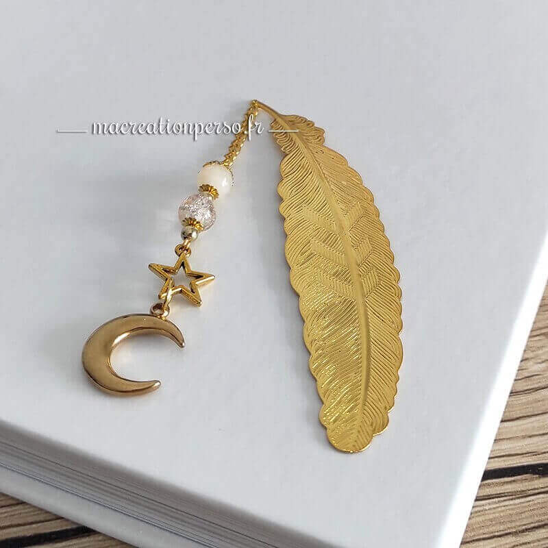 Marque page métal plume avec perles et breloque dorée