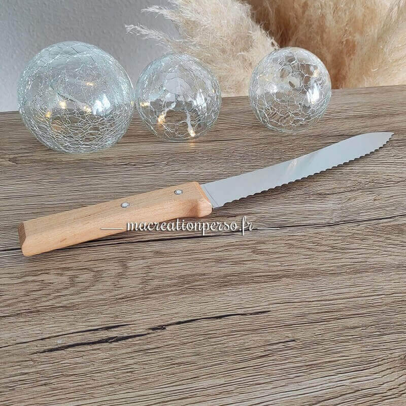 Couteau de pain Opinel numéro 116 avec manche bois