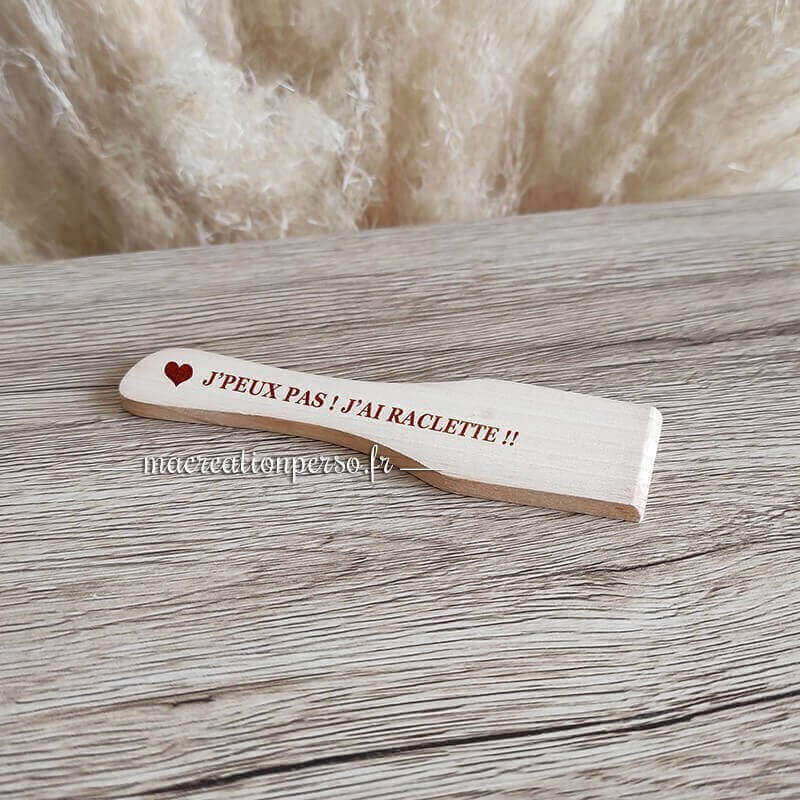 Spatule à raclette bois personnalisée coeur