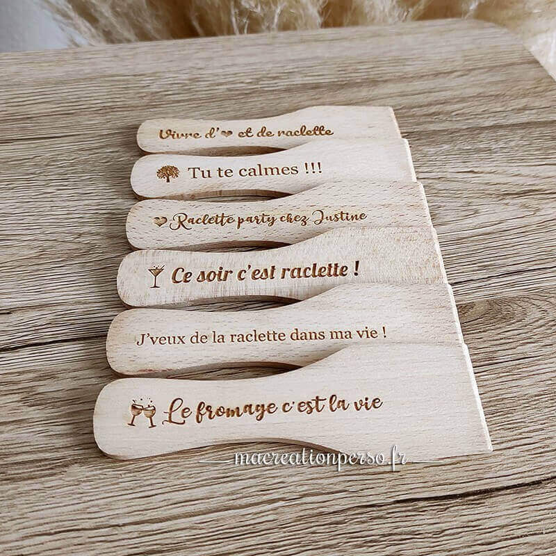 Raclette en bois pour raclette personnalisée arbre de vie coeur 