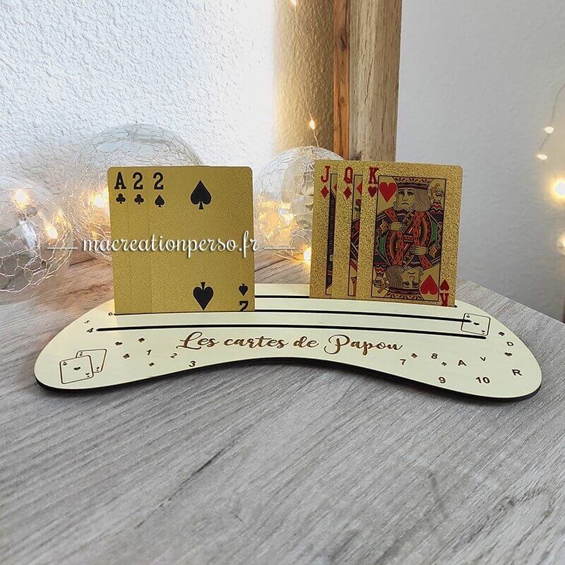 Porte carte à jouer tarot en bois personnalisé gravé les cartes de Papou
