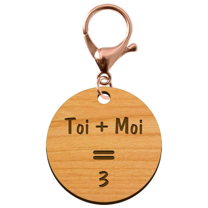Porte-clef personnalisé en bois 50mm avec mousqueton rose métallique gravé Toi + Moi 3 mousqueton rose