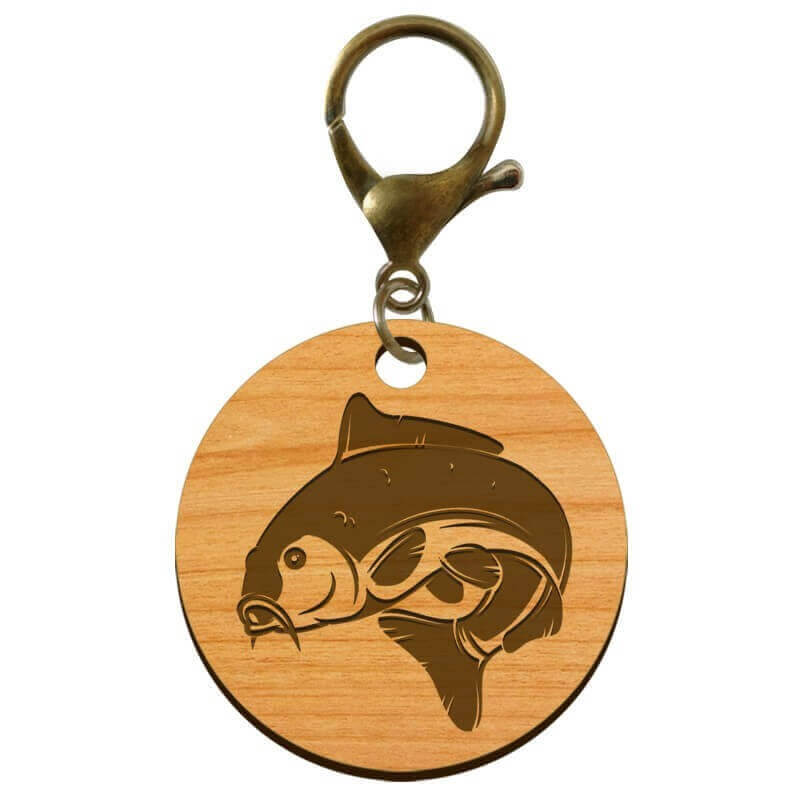 Porte clef pêcheur carpe poisson en bois personnalisé mousqueton bronze