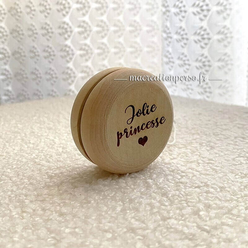 Yoyo en bois personnalisé texte pictogramme coeur