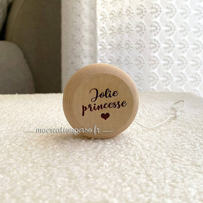 Yoyo personnalisé en bois gravé jolie princesse cœur 