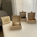 Décoration œuf de pâques en bois