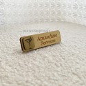 Badge professionnel serveuse personnalisé en bois