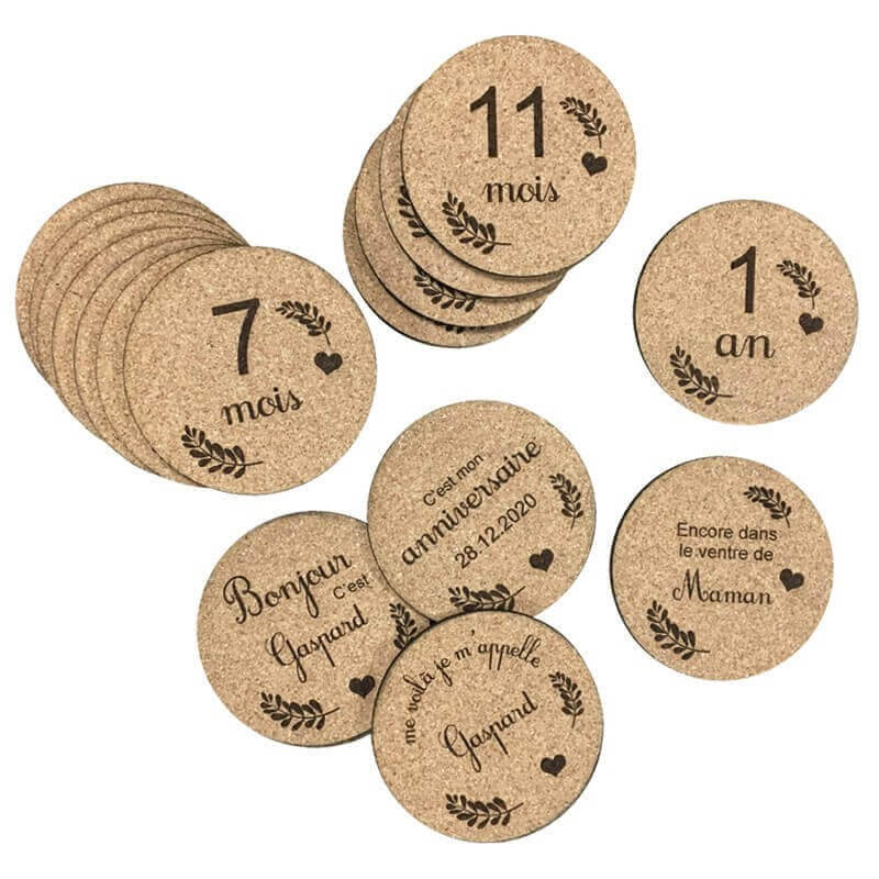 Ensemble de seize cartes étapes baby personnalisable en liège 
