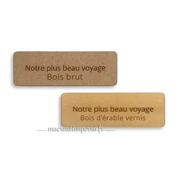 Matières bois brut et bois d'érable vernis pour notre carte du monde