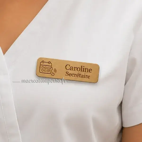 Badge professionnel secrétaire personnalisé, conçu pour une image sérieuse et organisée