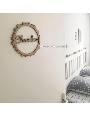 Décoration mot chambre en bois avec fleur