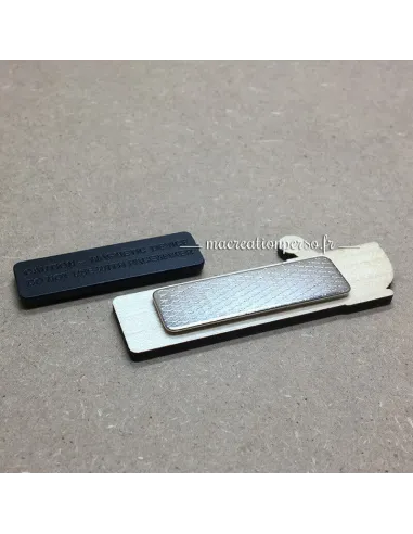 Attache magnétique du Badge en bois pour blouse de pharmacie