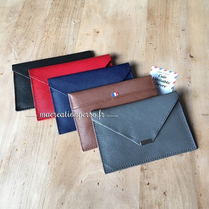 Porte papier voiture disponible en cinq coloris