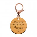  Porte-cléf personnalisé Veux-tu être mon Parrain rond en bois 45 mm avec un mousqueton de couleur rose métallique