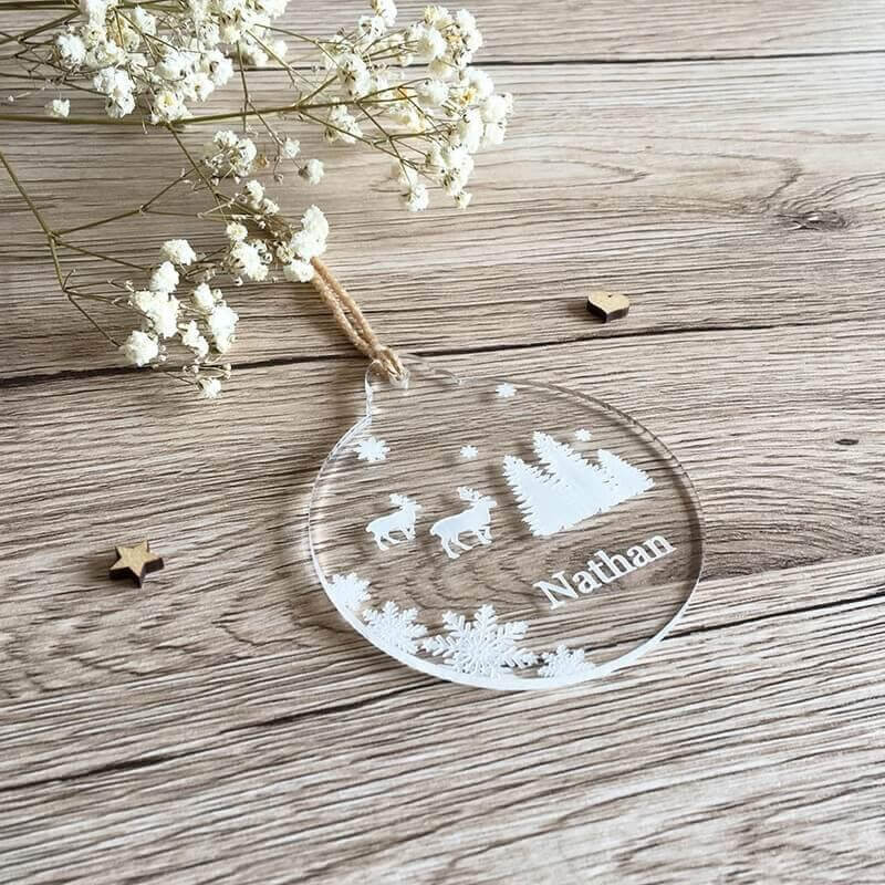 Boule de Noël Prénom en acrylique personnalisée transparente et Flocon de neige