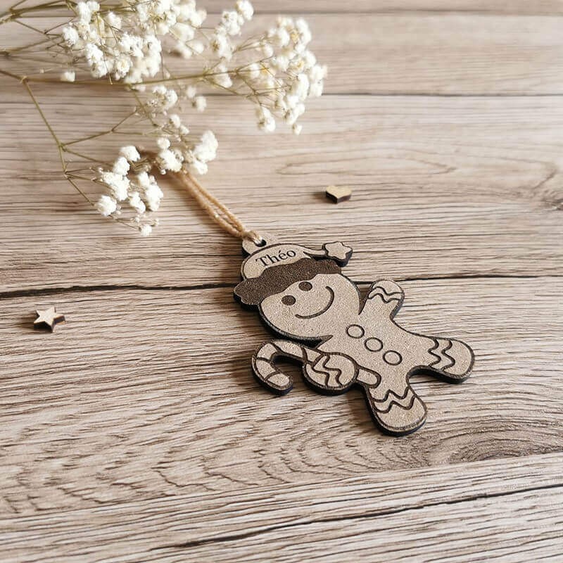 Décoration personnalisée bonhomme pain d'épice en bois avec Prénom