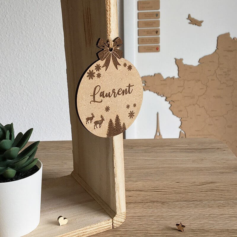 Boule de noël à personnaliser thème sapin et renne de noël prénom Laurent