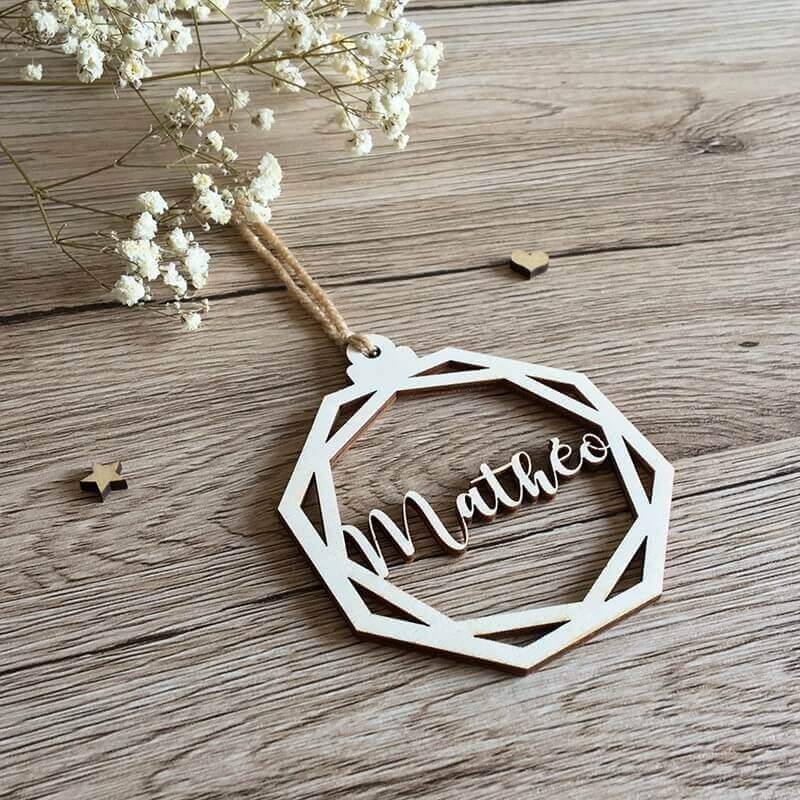 Déco de Noël gravée avec prénom octogonale en bois