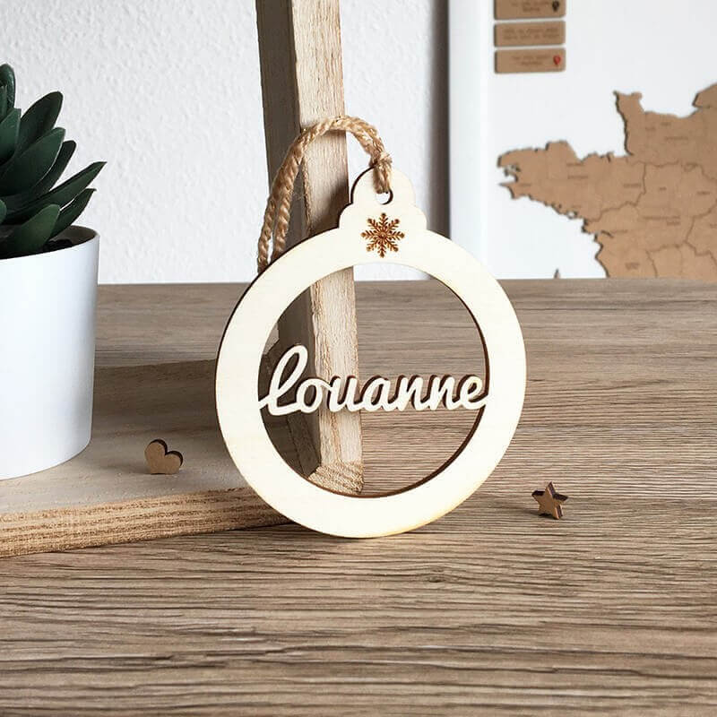 Boule de Noël en couronne Prénom Louanne
