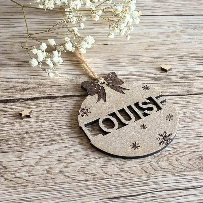 Boule de noël prénom personnalisé en bois