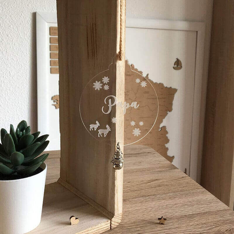 Déco pour sapin de Noël en acrylique avec cert et flocon de neige