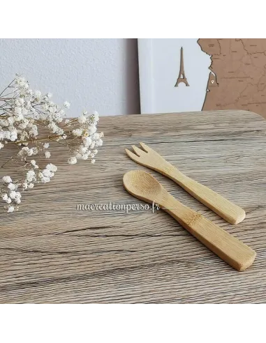 Cuillère et fourchette du set de table en bois
