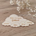 Carte annonce bois en forme de nuage avec informations de naissance 