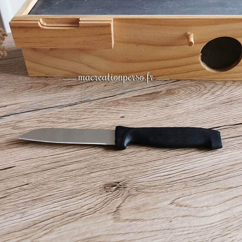 Couteau de la boite à saucisson