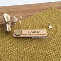 Badge magnétique personnalisé en bois Préparateur / Préparatrice en pharmacie