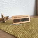 Badge bi-matière bois et acrylique or pour préparatrice en pharmacie