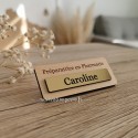 Badge préparatrice en pharmacie aimanté en bois avec prénom Caroline