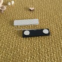 Coté magnétique du Badge rond en bois gravé infirmière