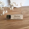 Badge aide soignant avec prénom Marius en bois et or 