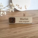 Badge aide soignant en bois personnalisé en bois et or rectangle bords arrondis