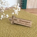 Insigne en bois de secrétaire en pharmacie avec prénom Dominique