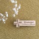 Insigne croix de pharmacie personnalisé en bois avec prénom et fonction
