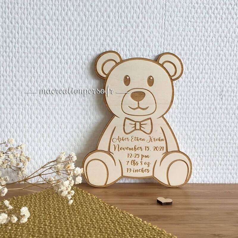 Carte de naissance en bois en forme de nounours 