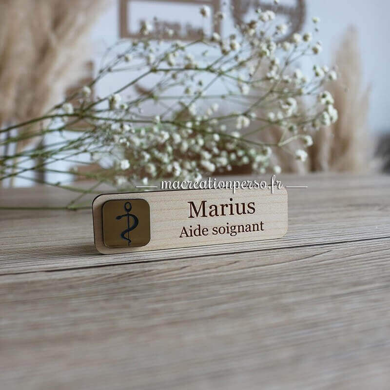 Badge caducée aide soignant plus prénom Marius