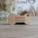 Badge vétérinaire os en bois avec prénom Hadrien