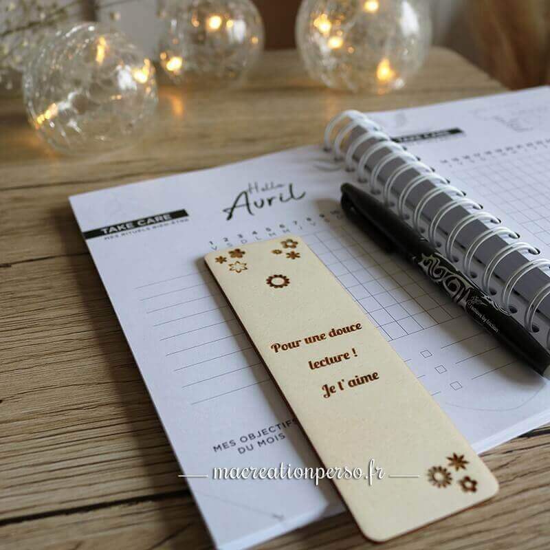 Marque page fleurs en bois gravé je t'aime