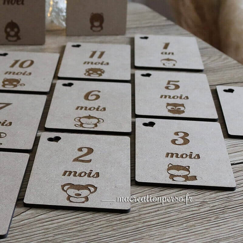 Zoom sur les cartes étapes bois personnalisables