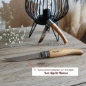 Deux couteaux OPINEL avec manche en bois d'olivier avec texte d'exemple