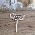 Cake Topper Baptême Léo en bois clair avec pique