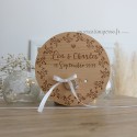 Porte alliances de forme ronde en bois gravé