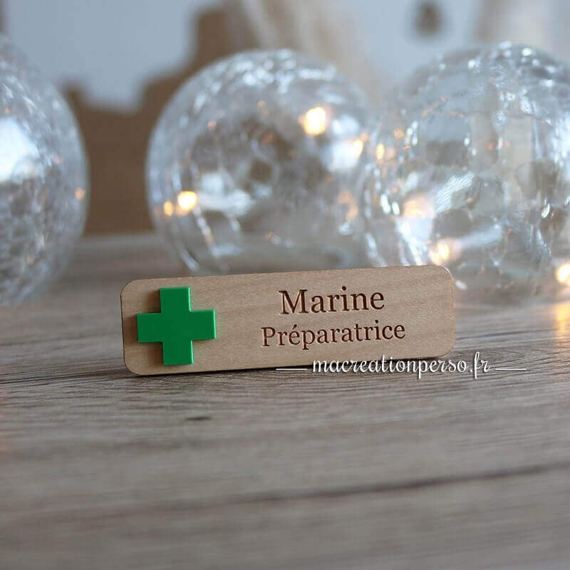 Badge personnalisé avec sa croix verte de Pharmacie