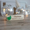 Badge personnalisé avec Pilon vert et gravure sur bois