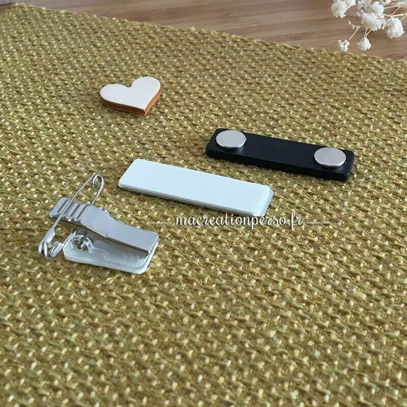 Système d'attache magnétique et pince avec épingle des badges personnalisés